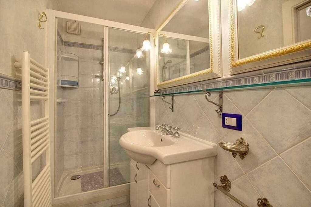 Santa Croce Elegant With Garage Apartment Флоренция Екстериор снимка
