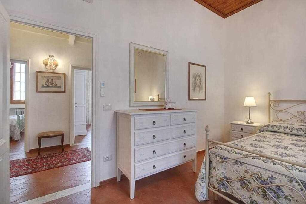 Santa Croce Elegant With Garage Apartment Флоренция Екстериор снимка
