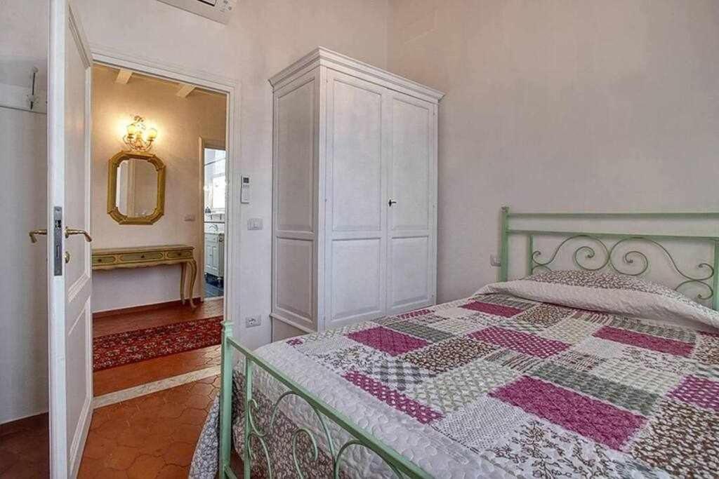 Santa Croce Elegant With Garage Apartment Флоренция Екстериор снимка