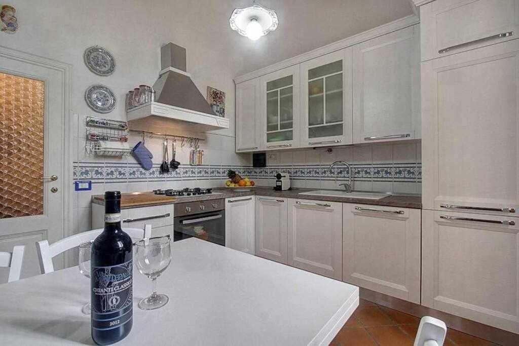 Santa Croce Elegant With Garage Apartment Флоренция Екстериор снимка