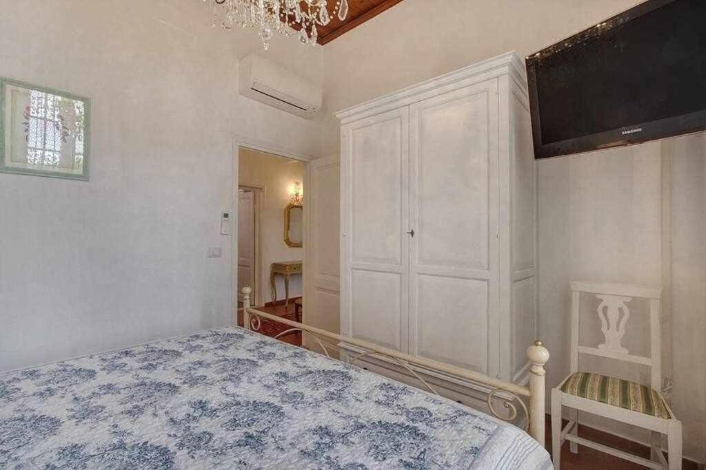 Santa Croce Elegant With Garage Apartment Флоренция Екстериор снимка