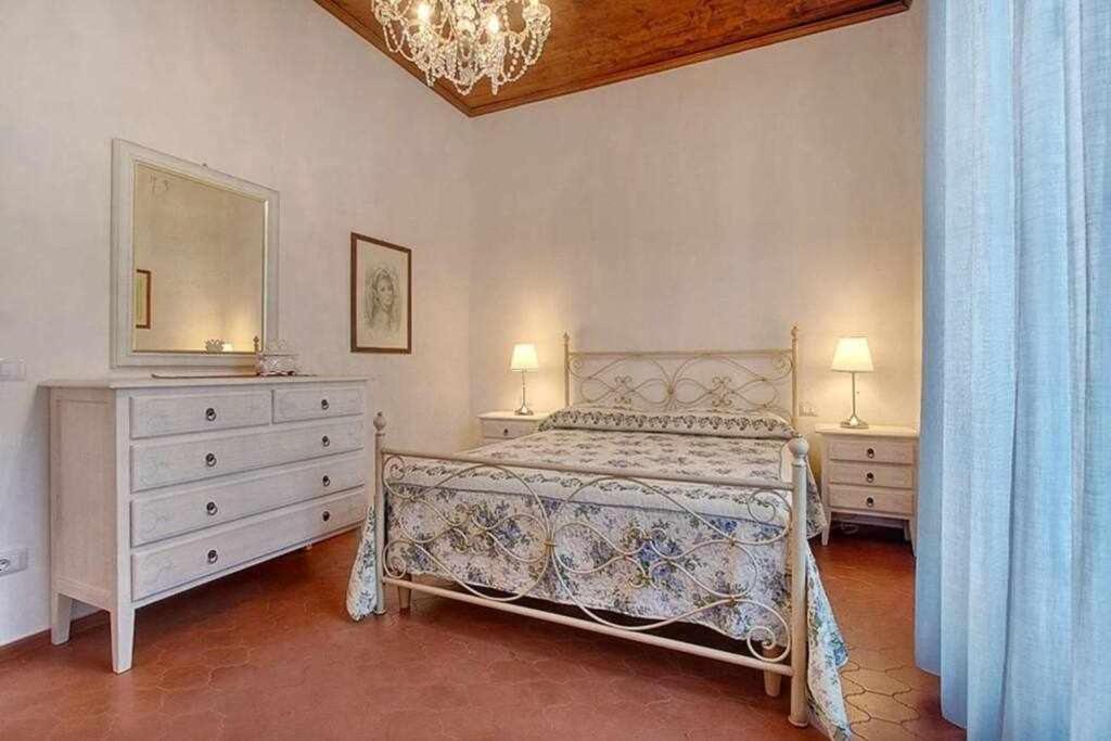Santa Croce Elegant With Garage Apartment Флоренция Екстериор снимка