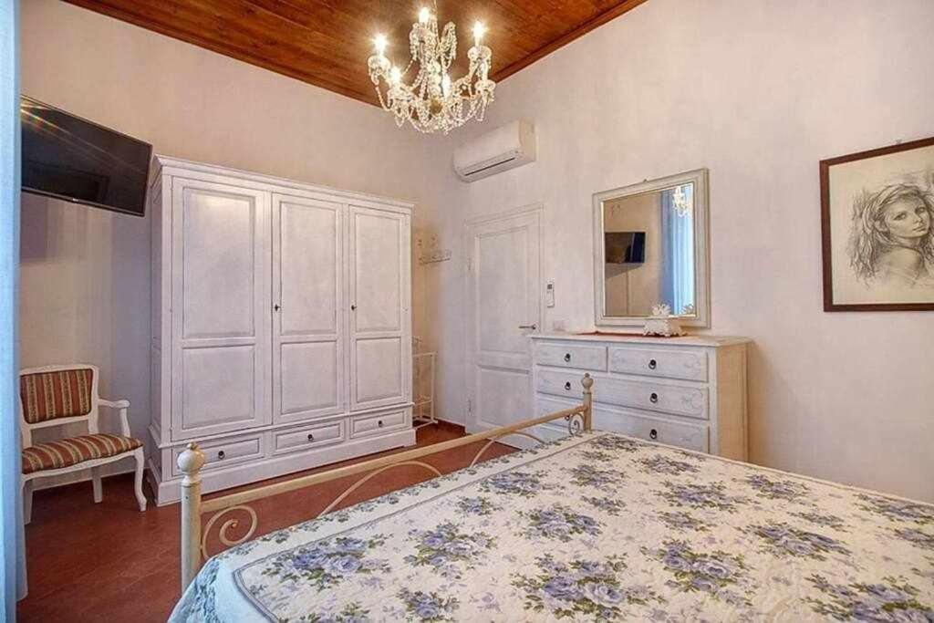 Santa Croce Elegant With Garage Apartment Флоренция Екстериор снимка