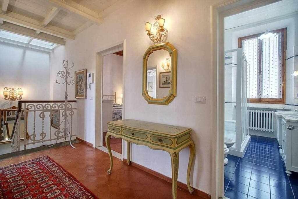 Santa Croce Elegant With Garage Apartment Флоренция Екстериор снимка