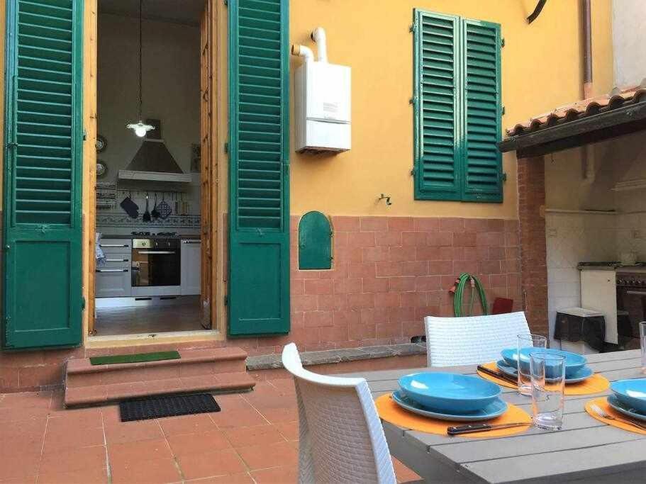 Santa Croce Elegant With Garage Apartment Флоренция Екстериор снимка
