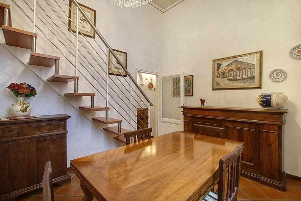 Santa Croce Elegant With Garage Apartment Флоренция Екстериор снимка