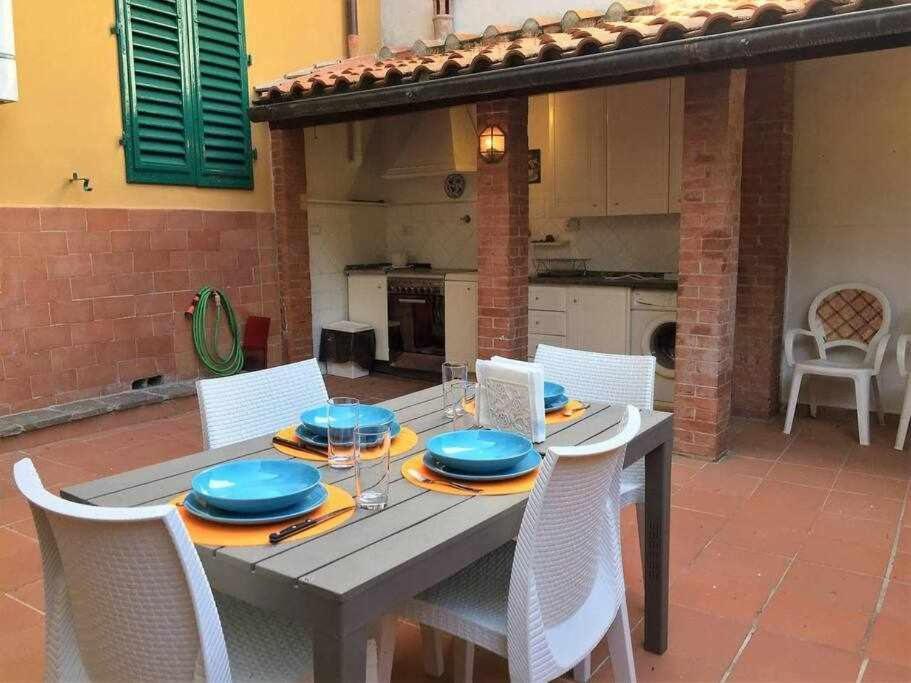 Santa Croce Elegant With Garage Apartment Флоренция Екстериор снимка